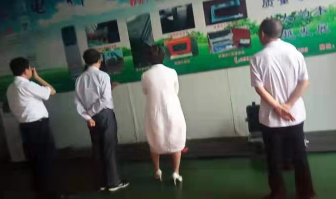 8月21下午16：30分中国科学研究会常务理事兼科技成果产业化专委会主任上海市科学研究会副理事长蒋慧工、浦俄（上海）创业孵化器管理有限公司总经理苏静女士来我公司进行交流指导工作