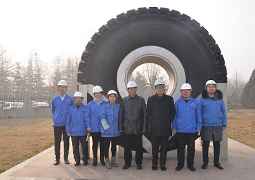 济宁康华机电科技有限公司部分职工于2018年1月20日在鱼台中小局领导的带领下参观山东豪迈科技集团